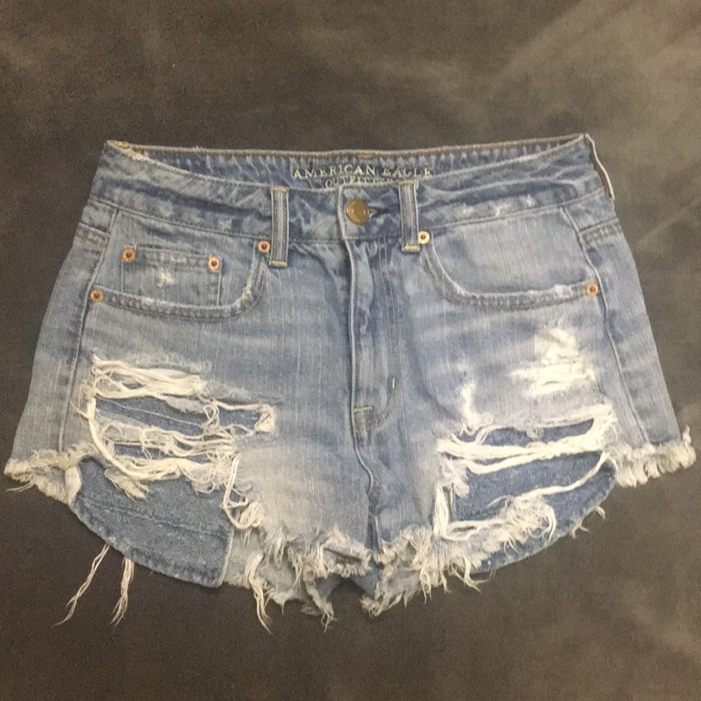 American eagle outfitters distressed denim shorts